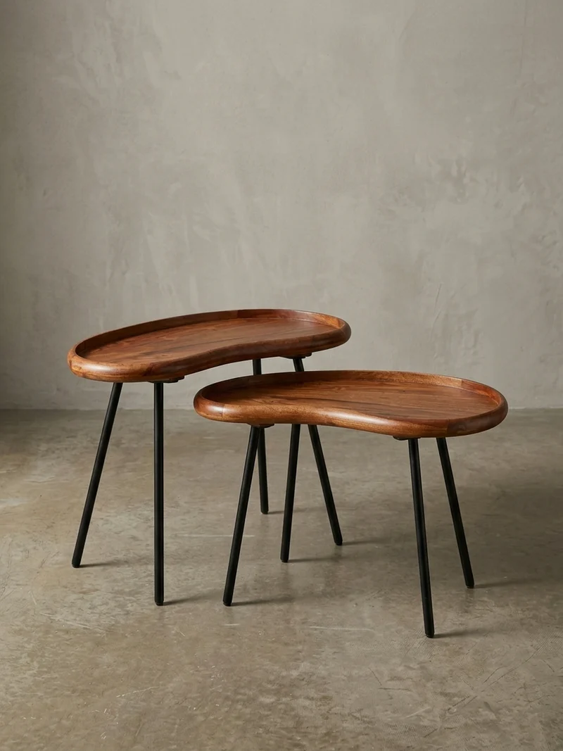 Couchtisch Massivholz mit Metallbeinen, Nierenform, Handgefertigt