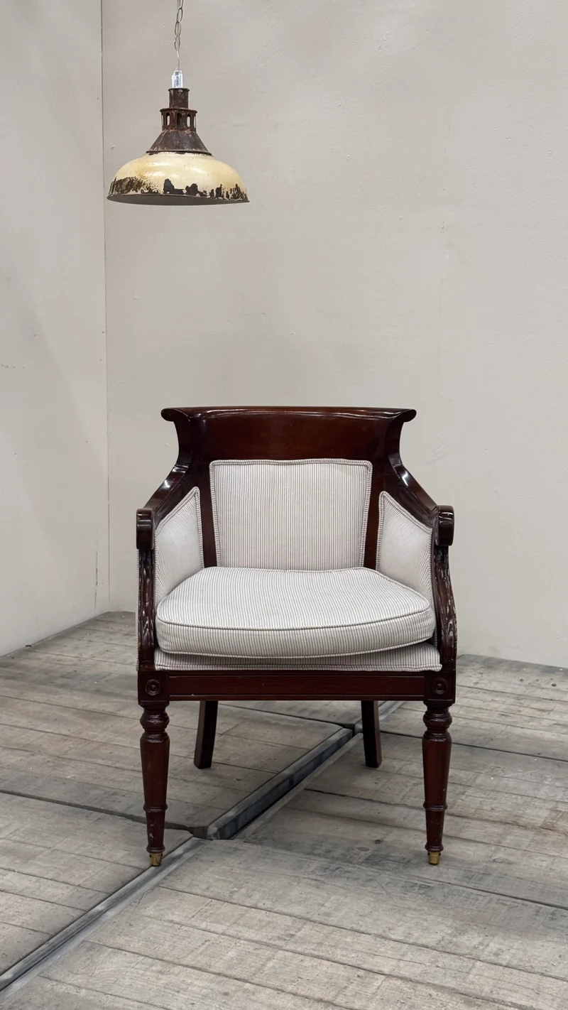 Stilmöbel Empire-Stil Armlehnstuhl Creme 5-Sterne Schlosshotel