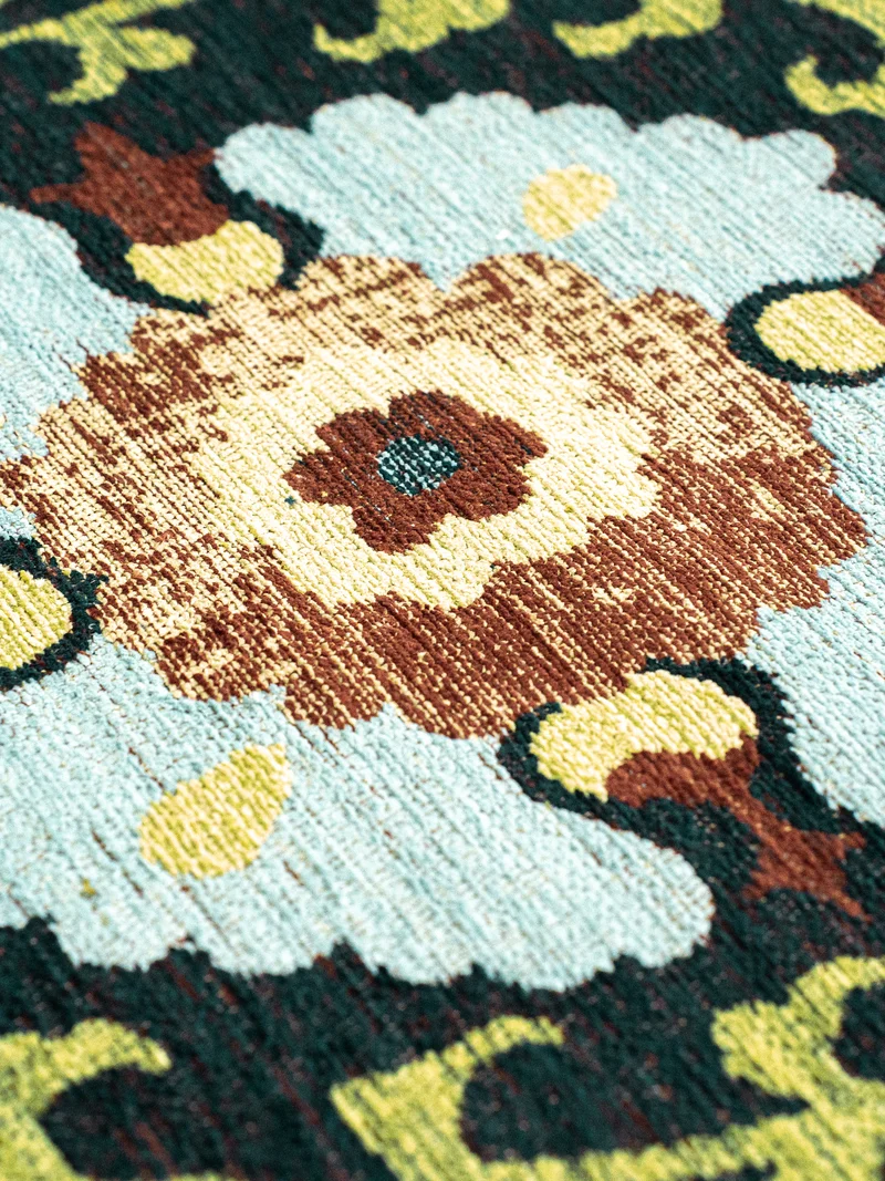Antiquarian Suzani Bavaria Teppich