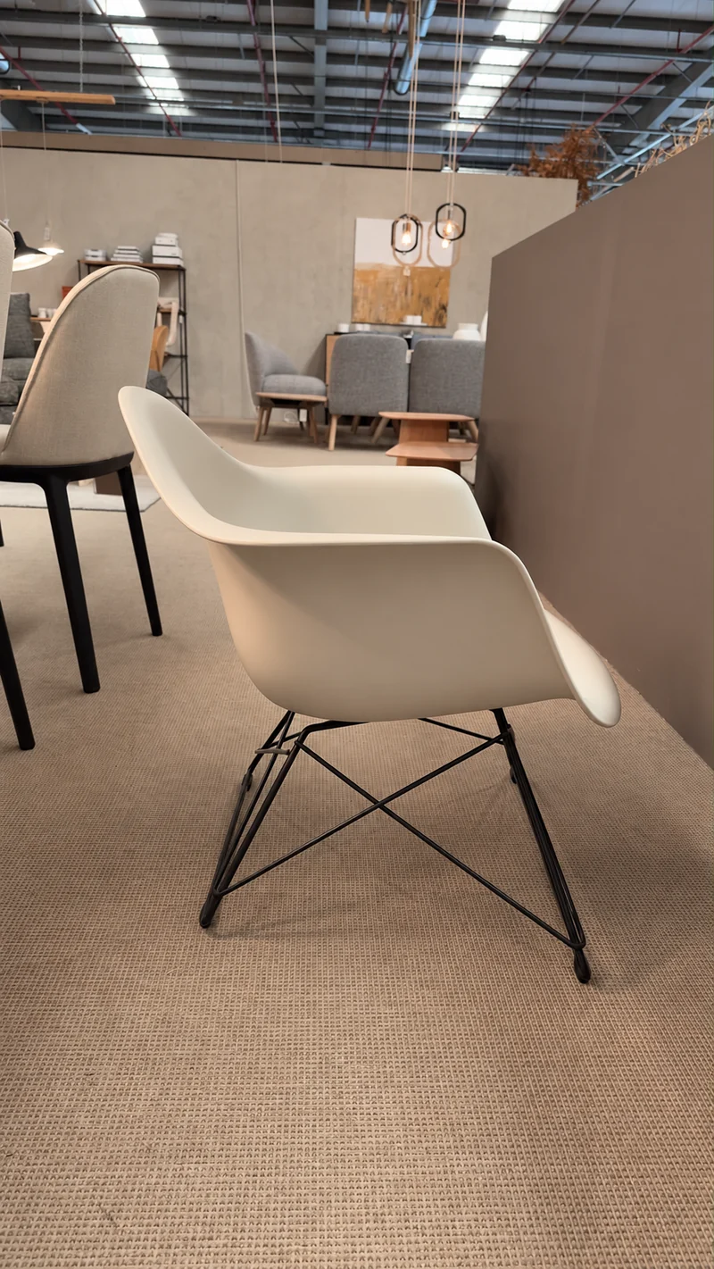 EXPO Vitra LAR Sessel