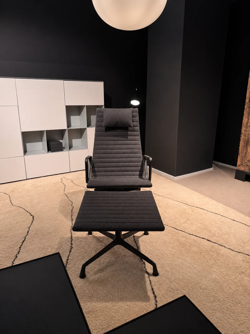 EXPO Vitra EAMS EA Loungesessel