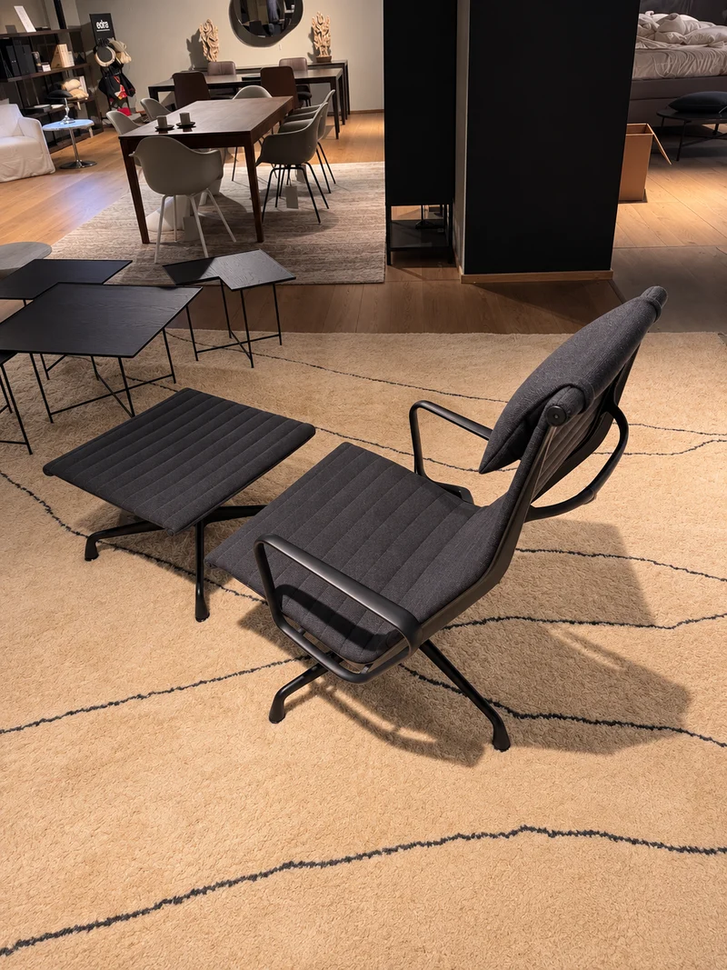 EXPO Vitra EAMS EA Loungesessel