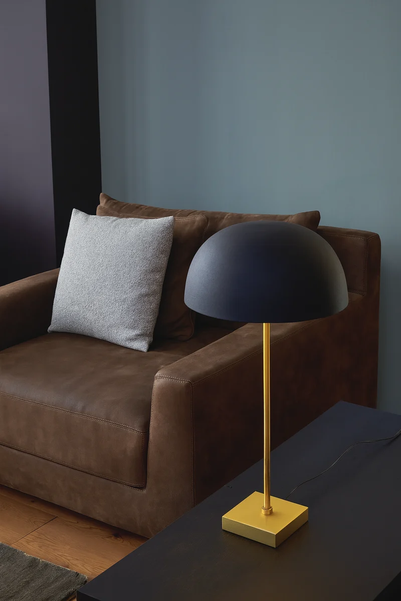 Chelsea Tischleuchte aus Edelstahl – Varianten Nickel & Gold, 54 cm Höhe