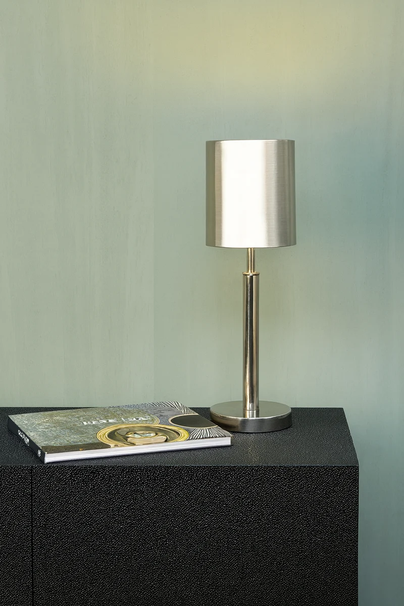 Tribeca Tischleuchte aus Edelstahl & Messing – vernickelt, 42 cm