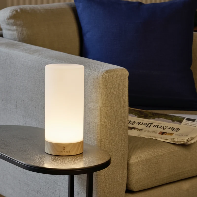 Magicee LED Leuchte – Glaszylinder weiß mit Holzfuß | H 23 cm, D 10 cm