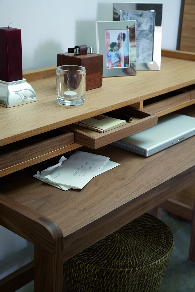 Modesto Sekretär – eleganter Schreibtisch aus Massivholz in verschiedenen Ausführungen