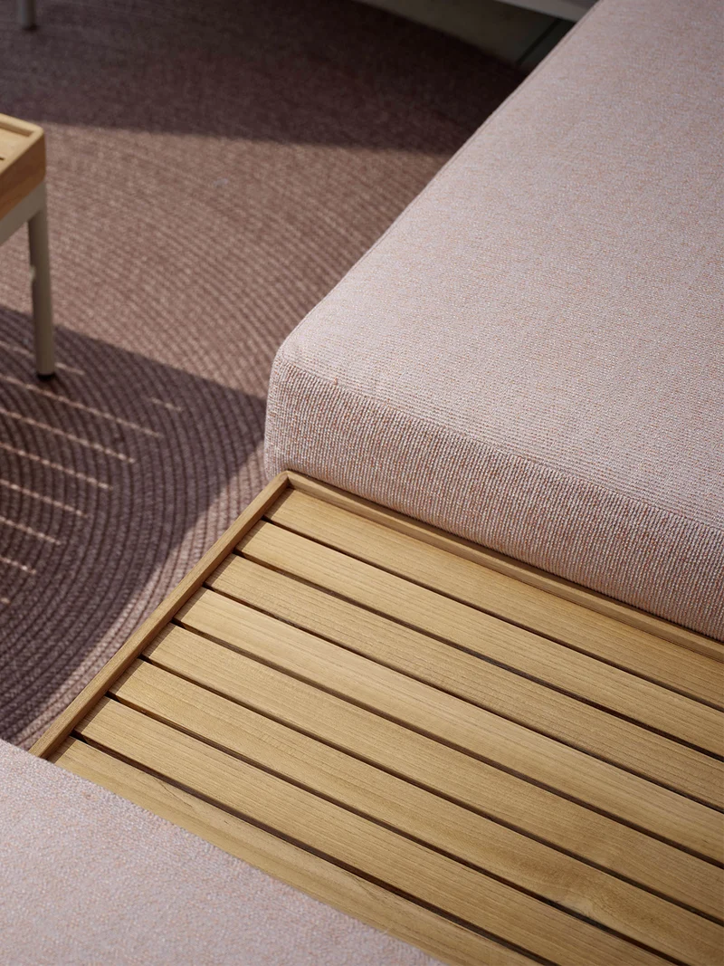 Beistelltisch Coco 80x40x29 cm Aluminium greige Tischplatte Teak FSC®-zertifiziert
