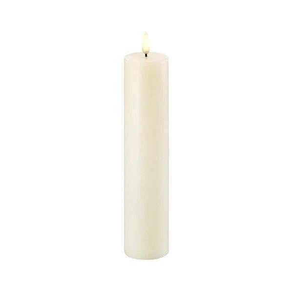 Kerze PILLAR SMOOTH LED Uyuni Ivory Ø5.8 x 22 cm