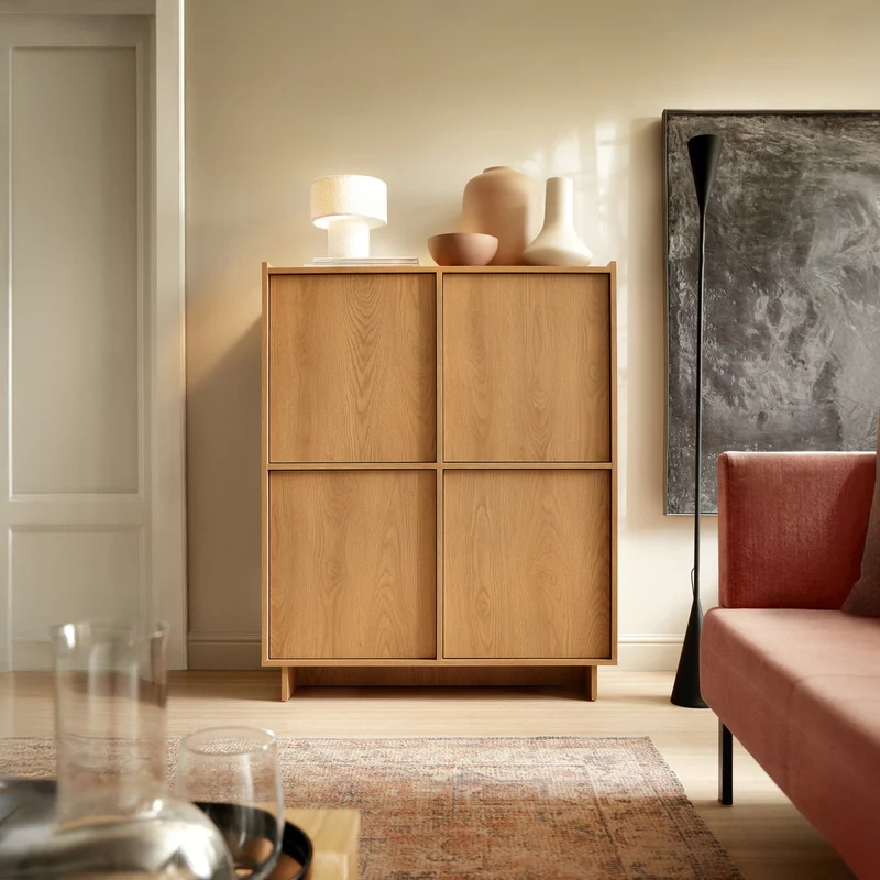 Vier­türige Kommode Yasumi 98 cm Karamelleiche