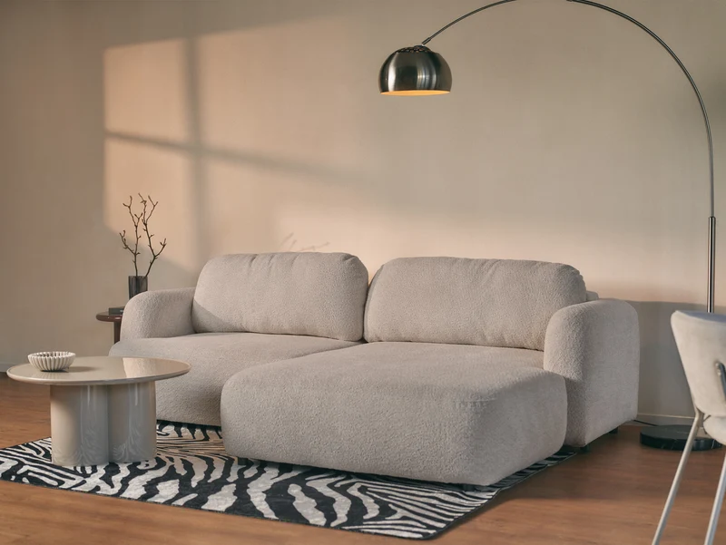 Ecksofa mit Schlaffunktion Tvoya L-förmig, rechtsseitig, grau-beiges Bouclé