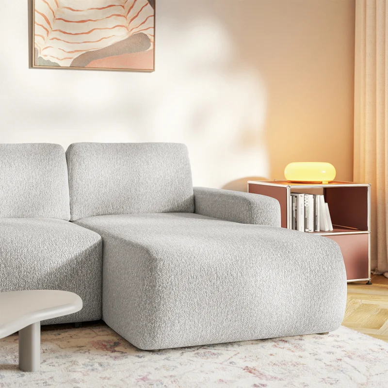 Ecksofa mit Schlafunktion Carnos Mini, L-förmig, rechtsseitig, hellgrauer Chenille-Stoff