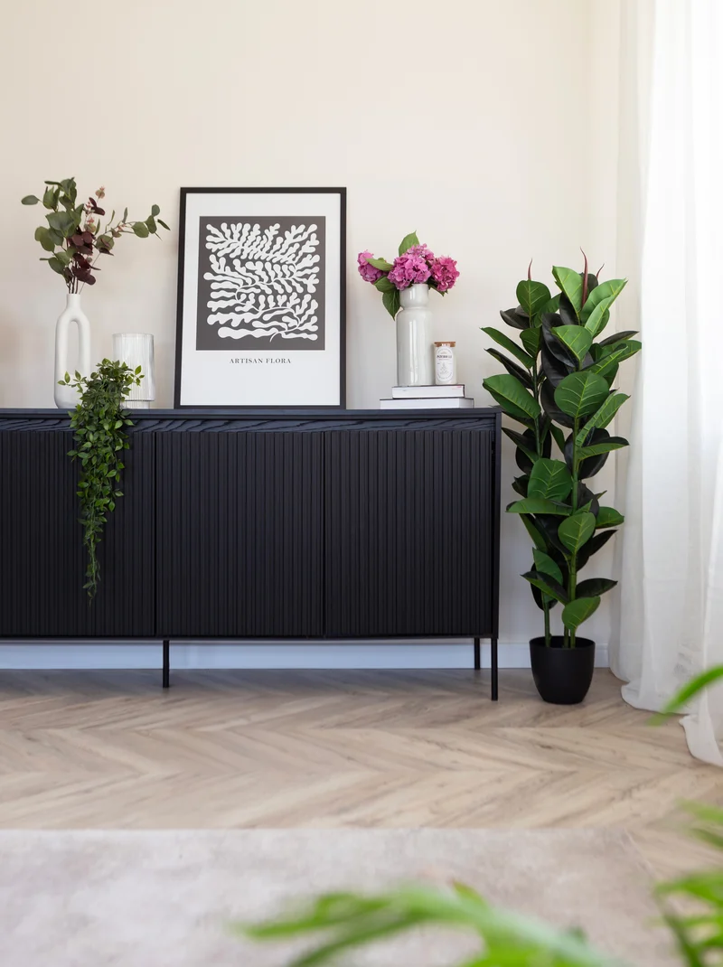Niedriger vier­türiger Trend-Kommode 193 cm mit LED Schwarz