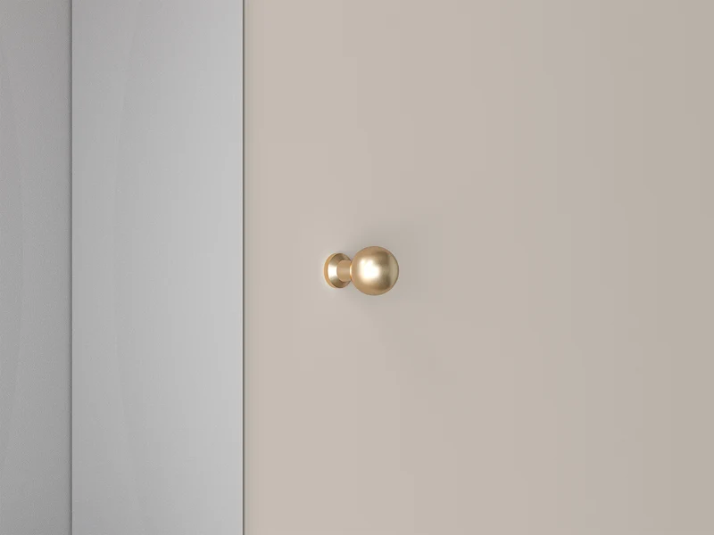 Vier­türiger Schrank Caletto 200 cm mit zwei Schubladen und Spiegel, dekorative Lamellen, beige