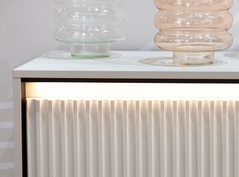 Zweiturige Kommode Trend 166 cm mit drei Schubladen und LED Weiß