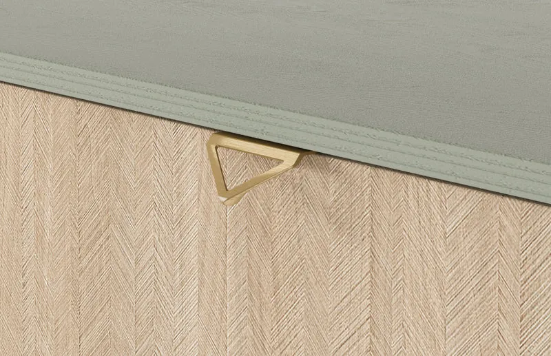 Favoria Kommode mit einer Tür und Schubladen, 106 cm, Eukalyptus/Scandi Fischgrätmuster mit goldenen Griffen