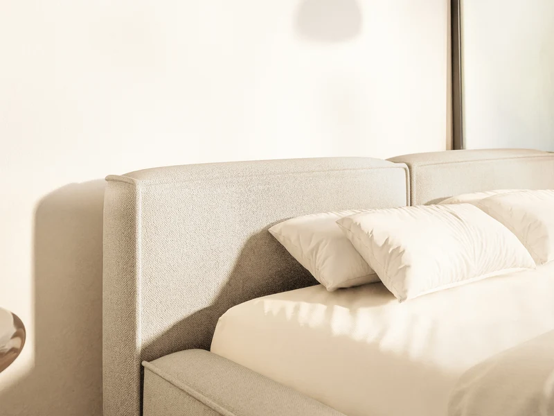 Gepolstertes Bett 200x200 cm Tilves Slim Low mit Stauraum, Metallrahmen, hellbeiger Chenille