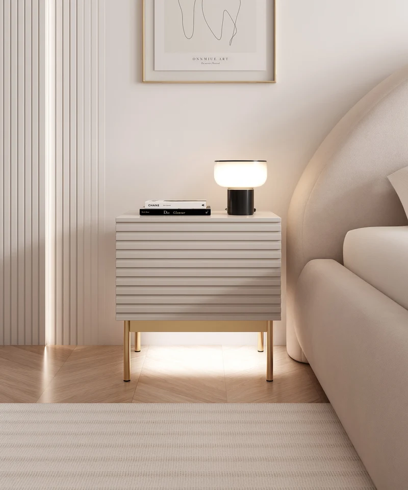 Nachttisch Linearis mit klappbarem Fach und LED-Beleuchtung, 46 cm, Kaschmir auf goldenen Beinen