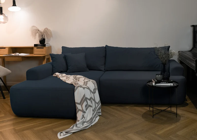 Ecksofa mit Schlaffunktion Ovo, L-förmig, marineblauer Samt mit Stauraum, aus leicht zu reinigendem Stoff, linksseitig