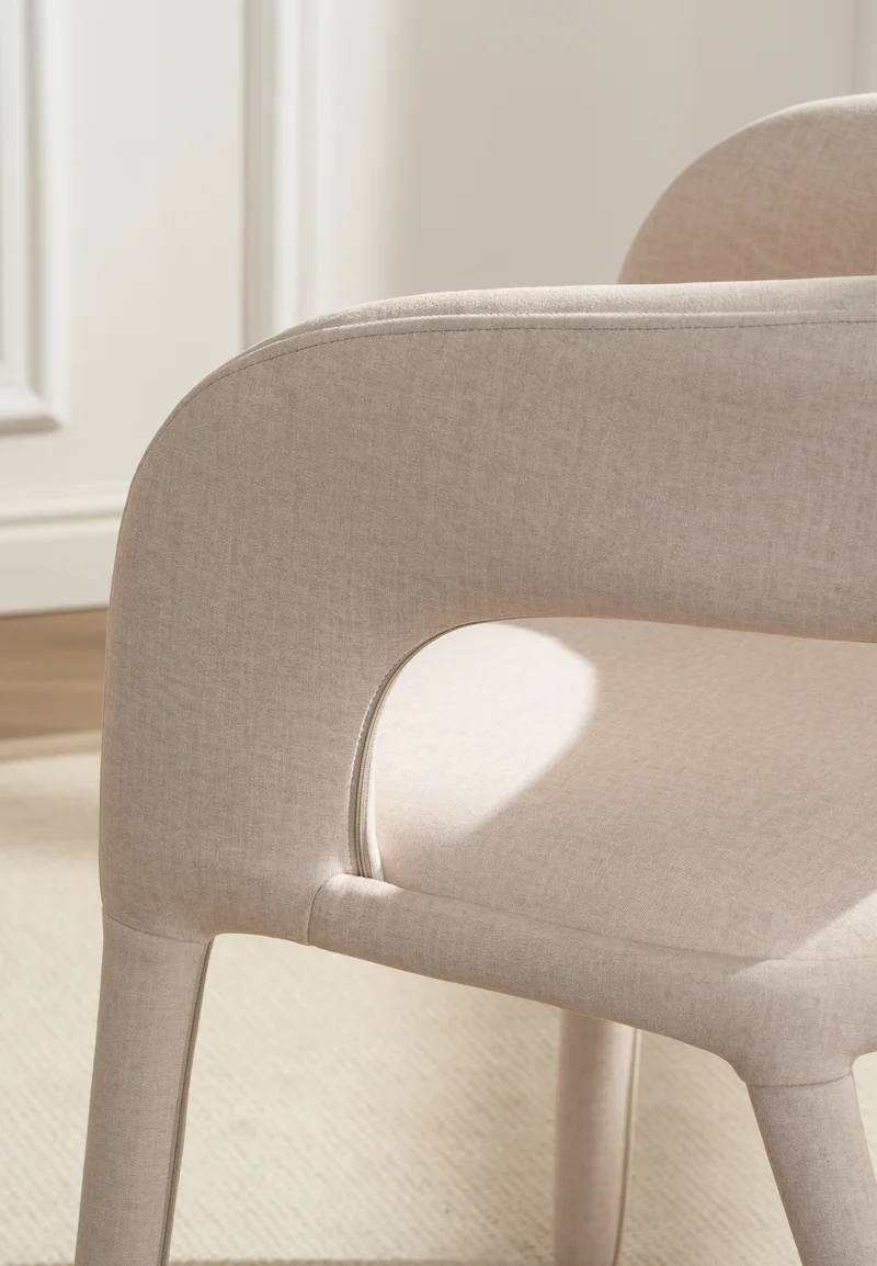 Polsterstuhl für das Esszimmer Sonsify aus leicht zu reinigendem Stoff, cremefarbener Samt