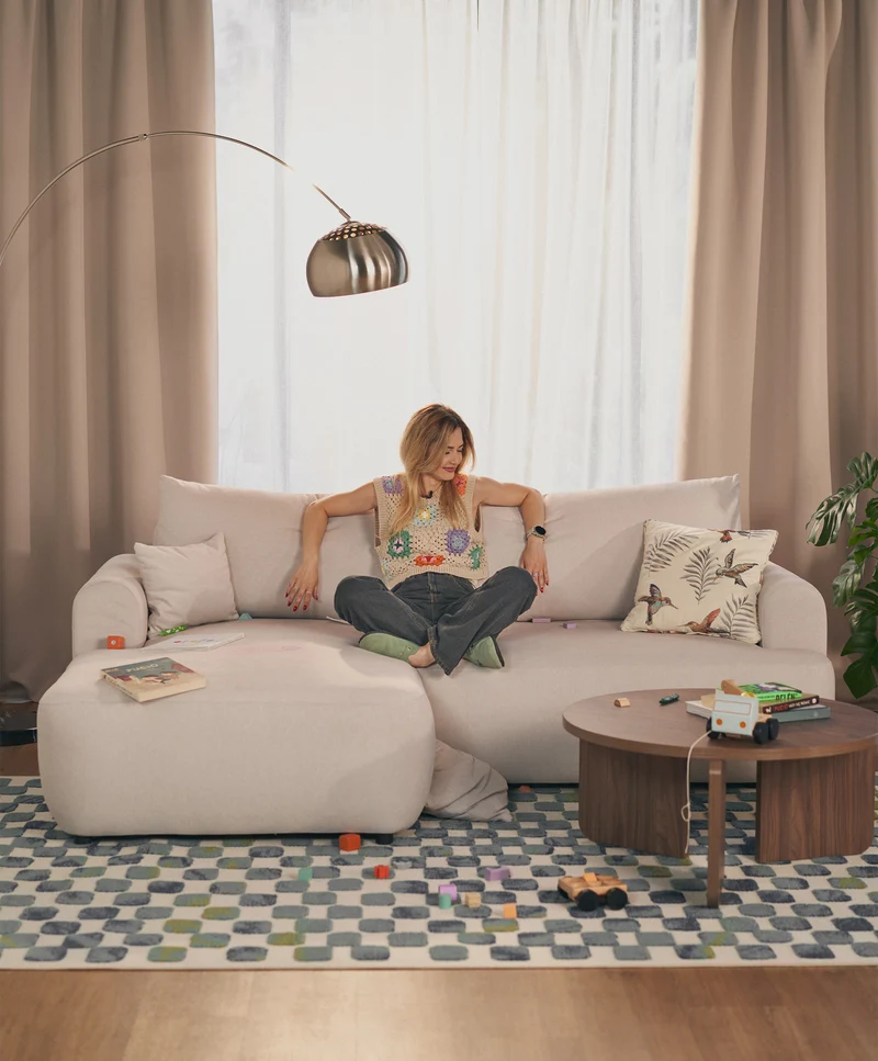 Ecksofa mit Schlaffunktion Ovo mini, L-Form, linksseitig, mit Stauraum, cremefarbener Velours, pflegeleicht