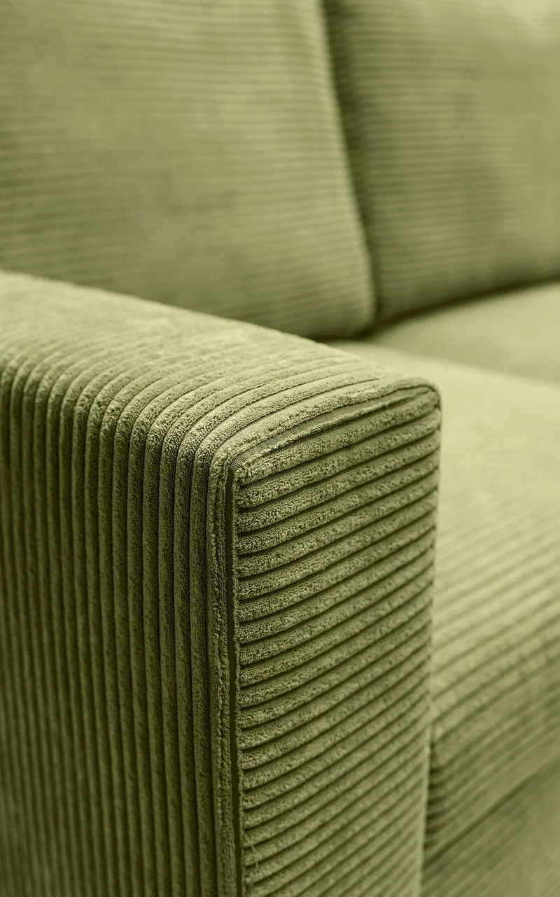 Ecksofa mit Schlaffunktion Nalika, L-förmig, mit Stauraum, pistaziengrüner Cordstoff, rechtsseitig