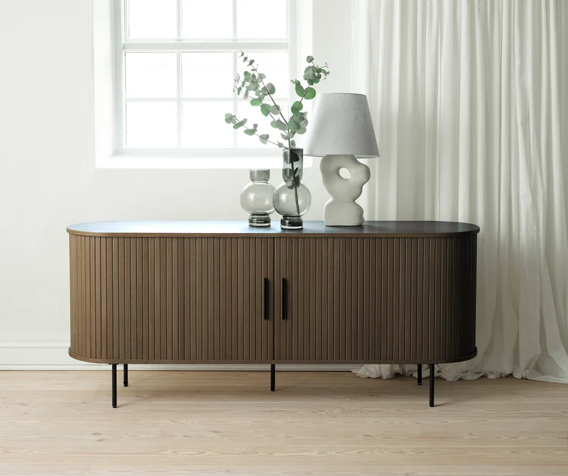 Kommode Gativel 180x76 cm Lamellen in gebranntem Eichenholz