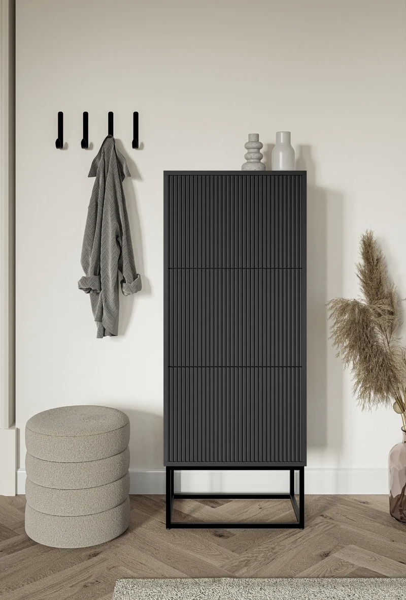 Schuhschrank Veldio mit gefräster Front und drei Fächern, 50 cm, Schwarz mit schwarzen Beinen