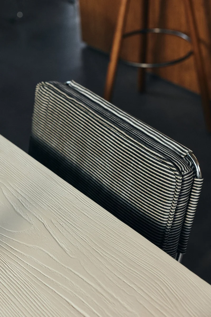 Endless dining chair: stripe, monochrome