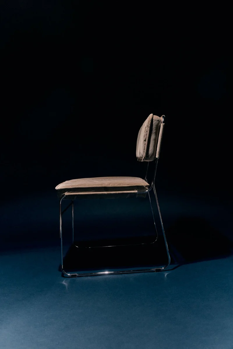Endless dining chair: velvet, dirty chai