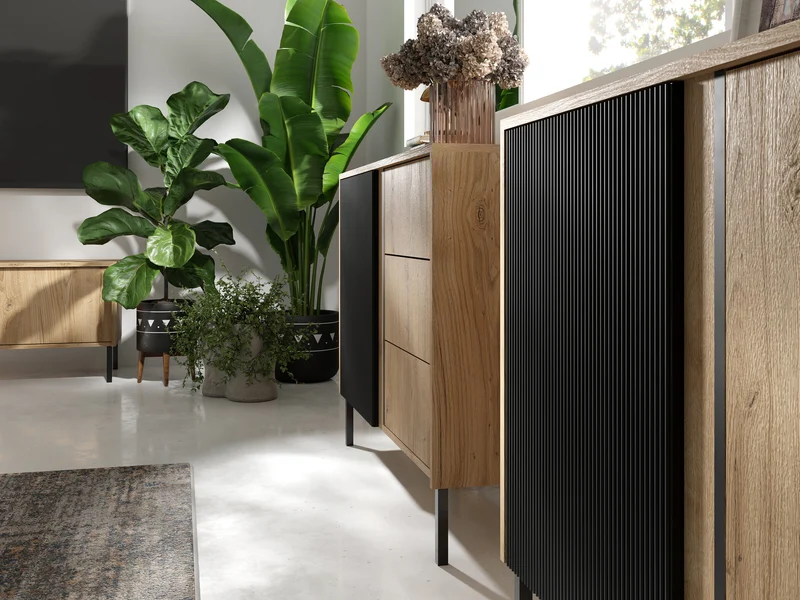 Mia Sideboard 145 cm mit 3 Türen – Eiche Odwieczny / Schwarz