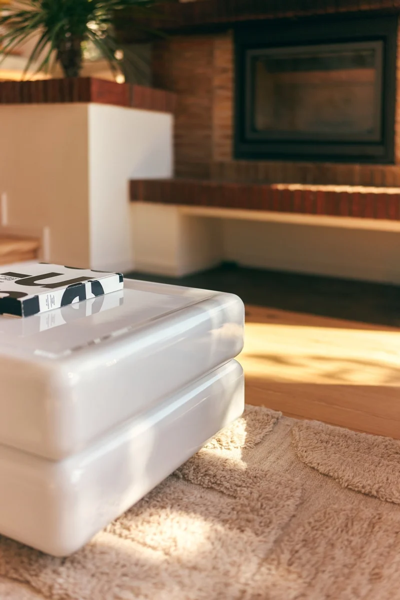 Space coffee table white
