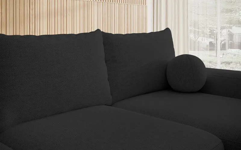 Ecksofa mit Schlaffunktion Carnos, L-förmig mit Ball, einzelne Kissen, schwarzer hydrophober Chenille-Stoff, rechtsseitig