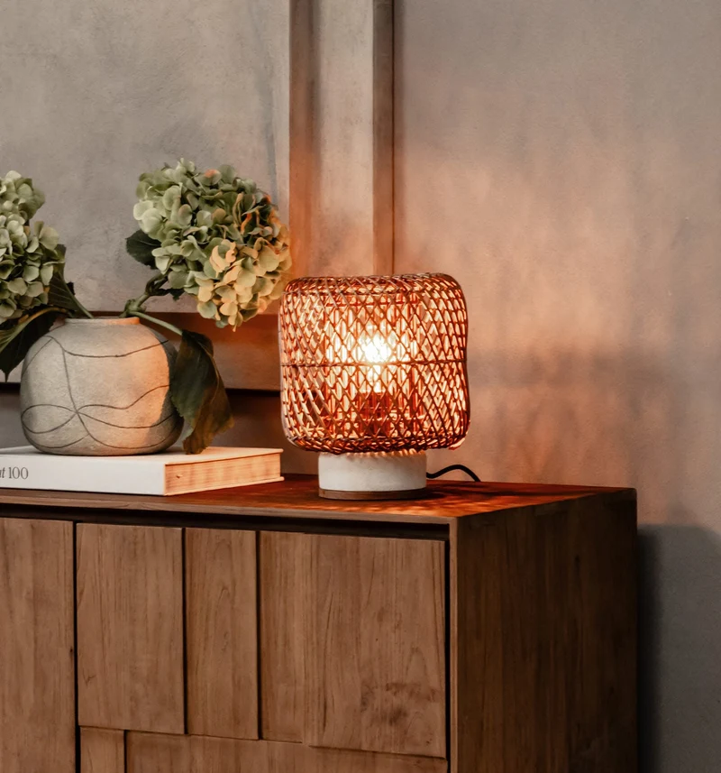 Pole Rattan Tischlampe Braun