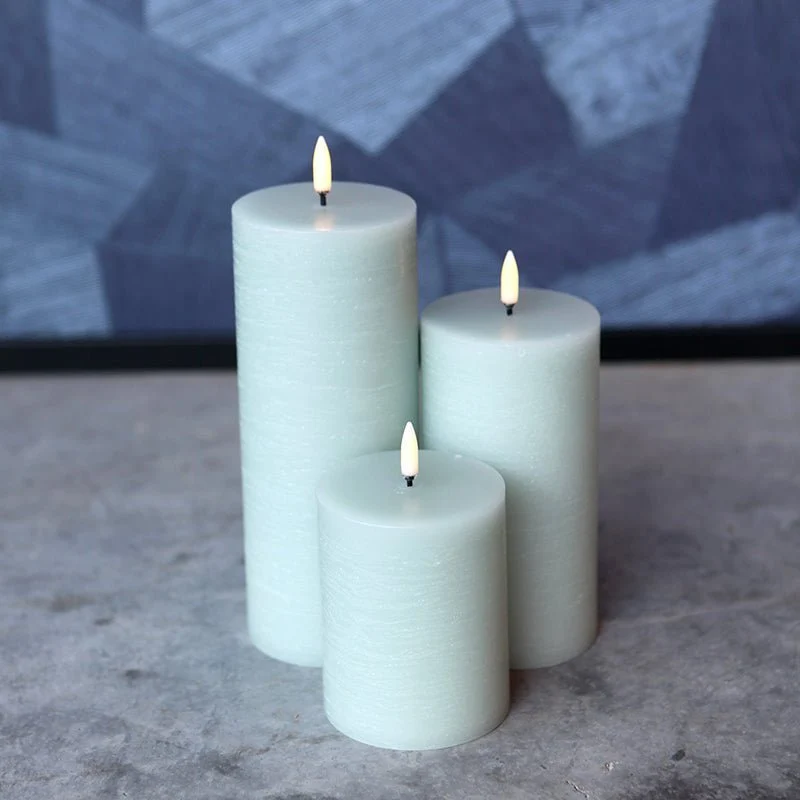 LED Stumpfkerze Dusty Green Rustic, Ø 7,8 x 15 cm