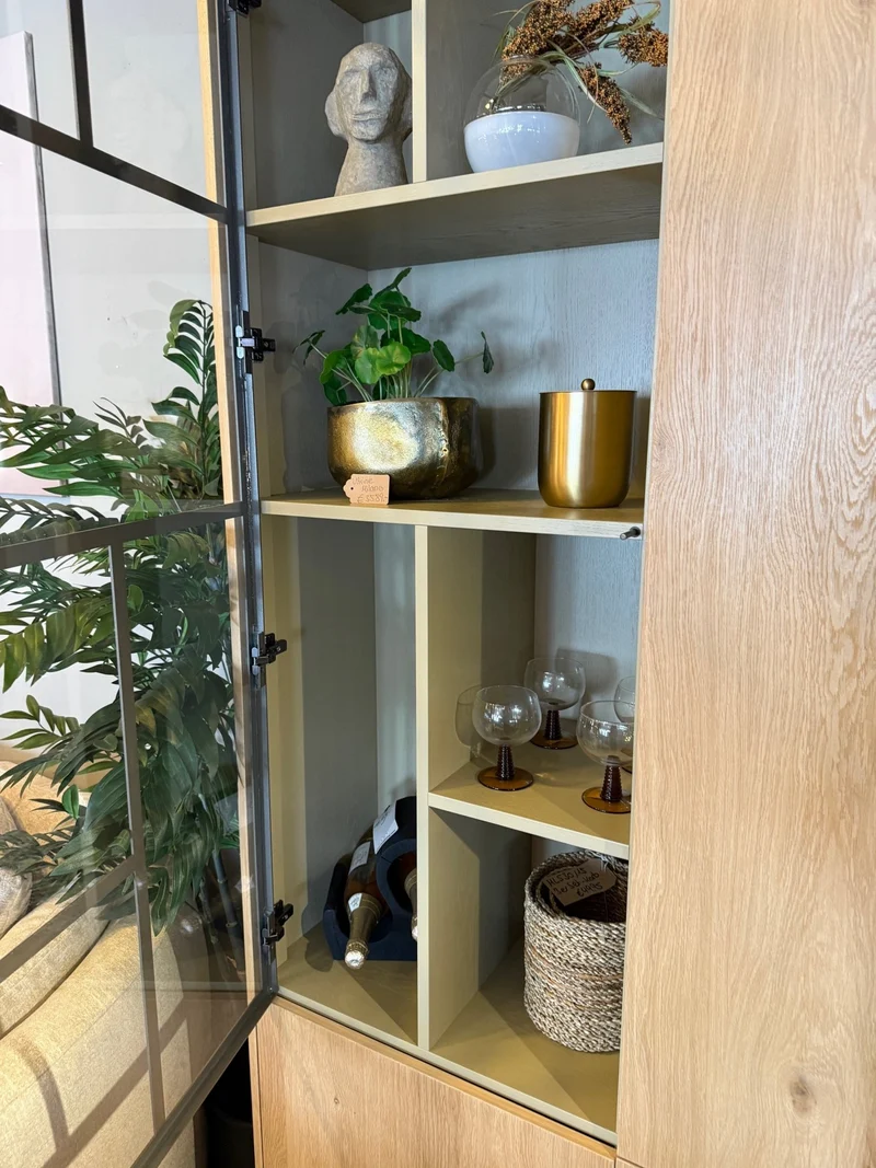 Vitrinenschrank Milano 125x230 cm