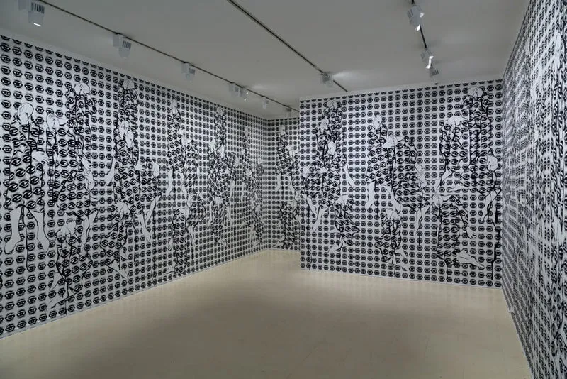 PARASTOU FOROUHAR "THE EYES" WALLPAPER