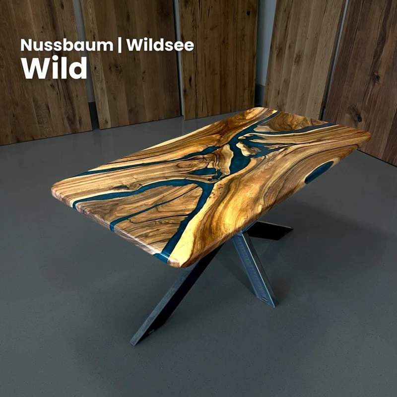 Epoxidharz Tisch aus Nussbaum blau pigmentiert | Modell Wildsee