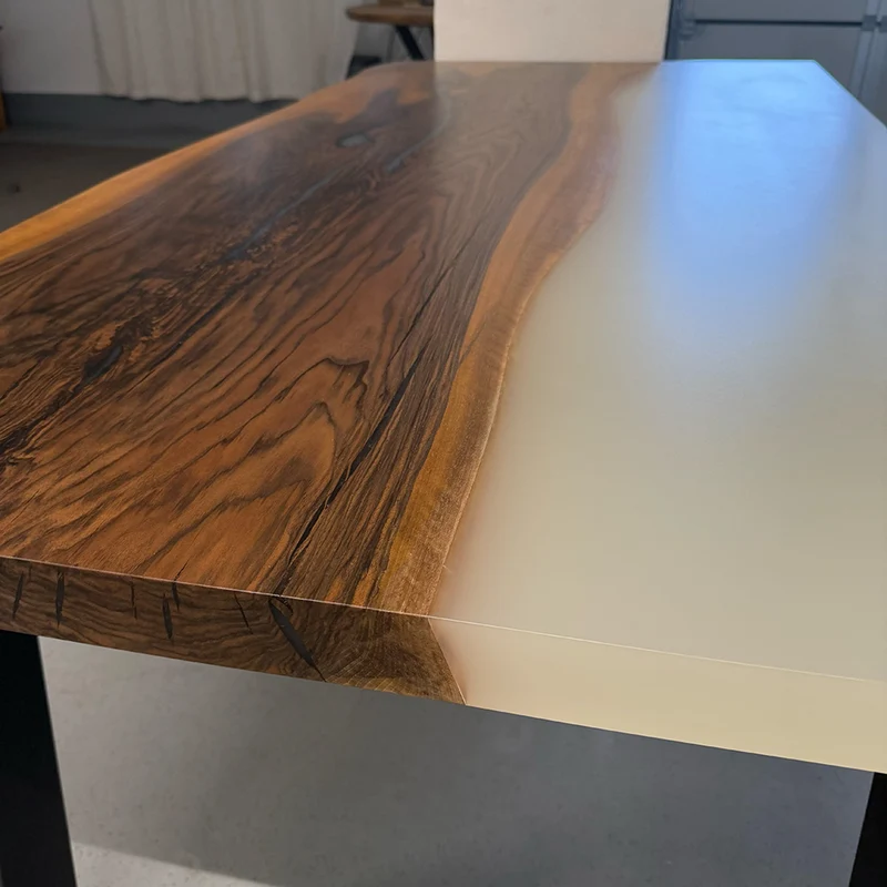 Sale! Epoxidharz Esstisch aus Nussbaum | 180 x 90 cm
