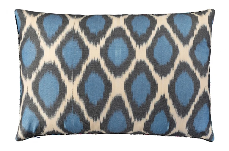 VELVET PATTERN CUSHION