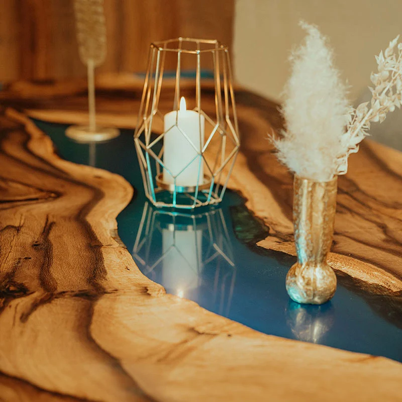 Epoxidharz Tisch aus Nussbaum | Modell Triberg