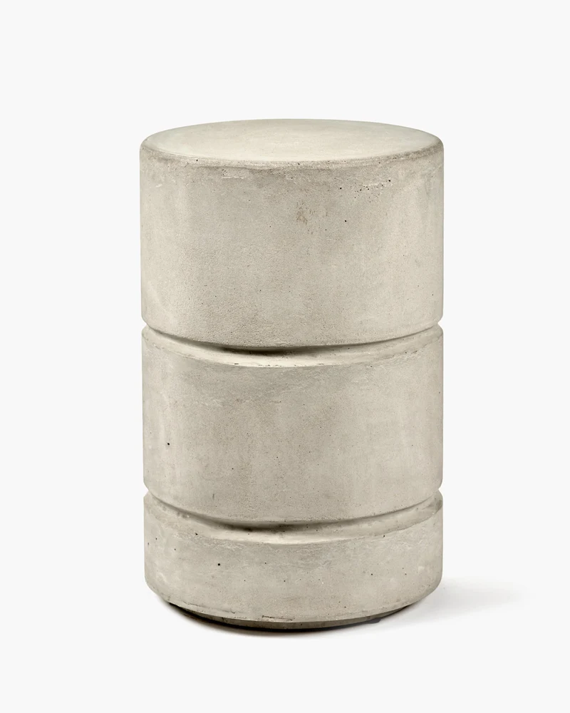 Round concrete stool Pawn
