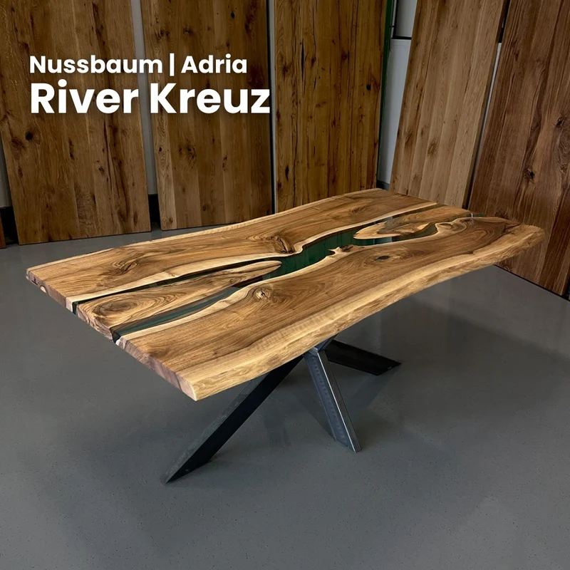 Epoxidharz Tisch aus Nussbaum in waldgrün | Modell Adria Nussbaum