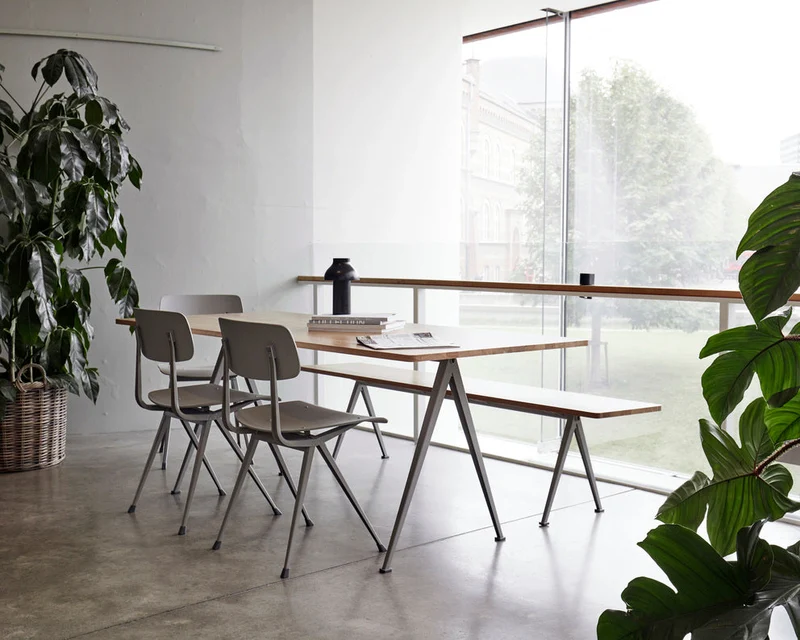 Pyramid Table 02 /PICK UP