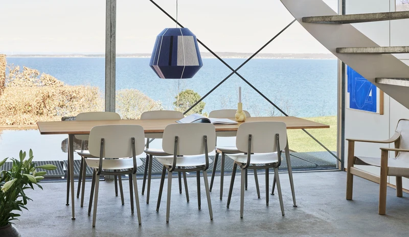 Pyramid Table 02 /PICK UP