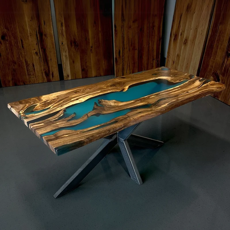 Epoxidharz Tisch aus Nussbaum | Modell Hegau