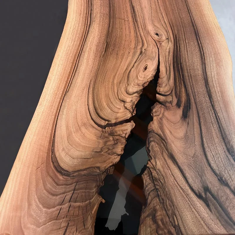 River Table aus Nussbaum | Modell Lermoos