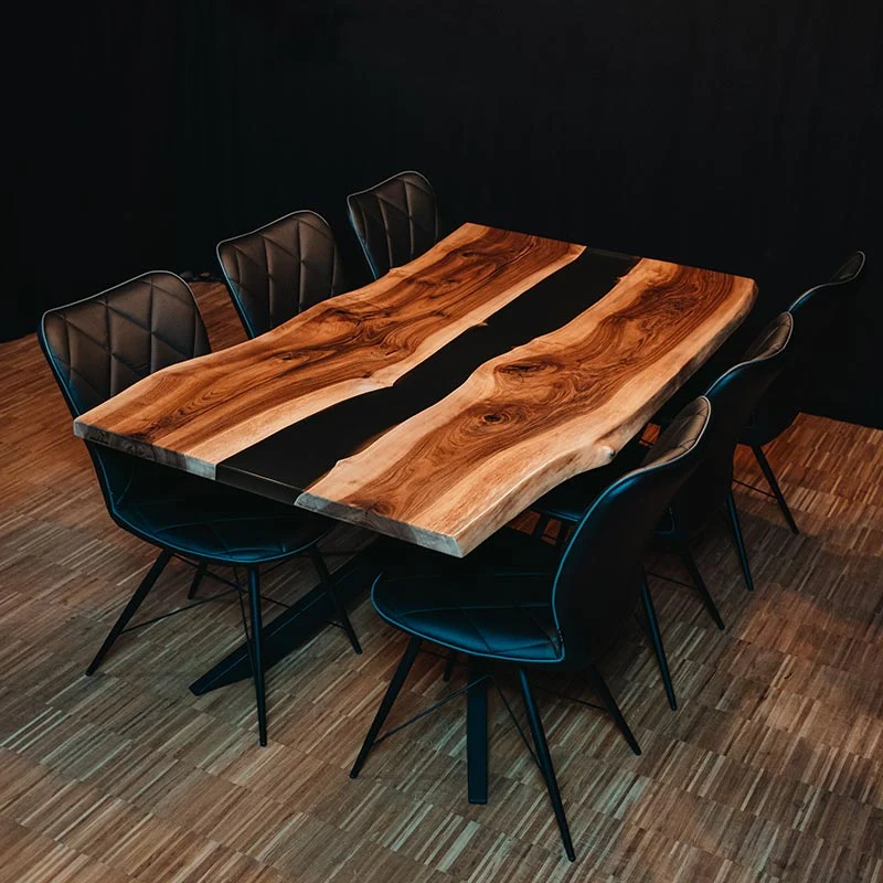 Epoxidharz Tisch aus Nussbaum | Modell Schwarzwälder Kirsch