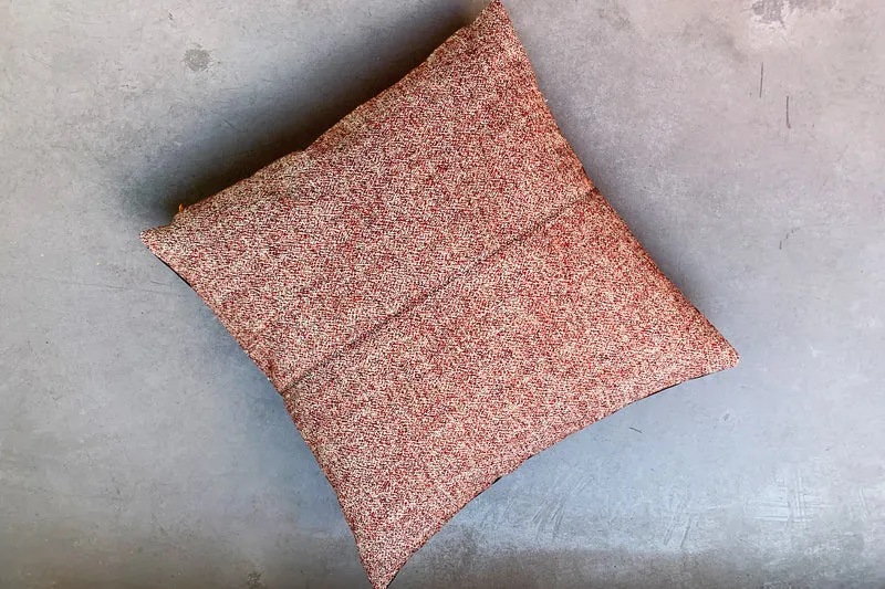 MORGEN - Cushion black