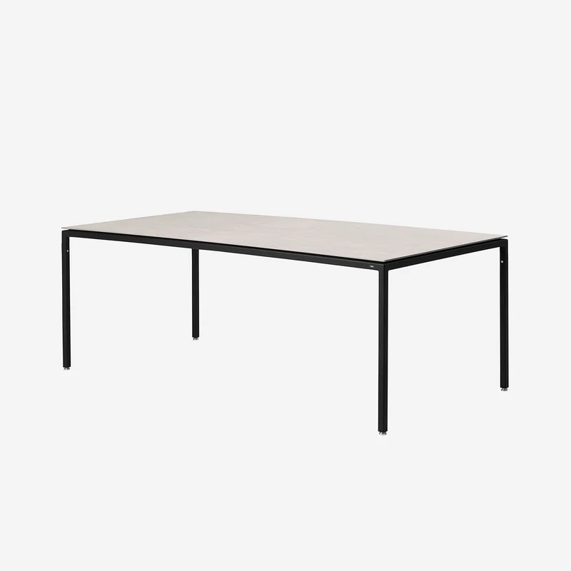 Tisch, medium