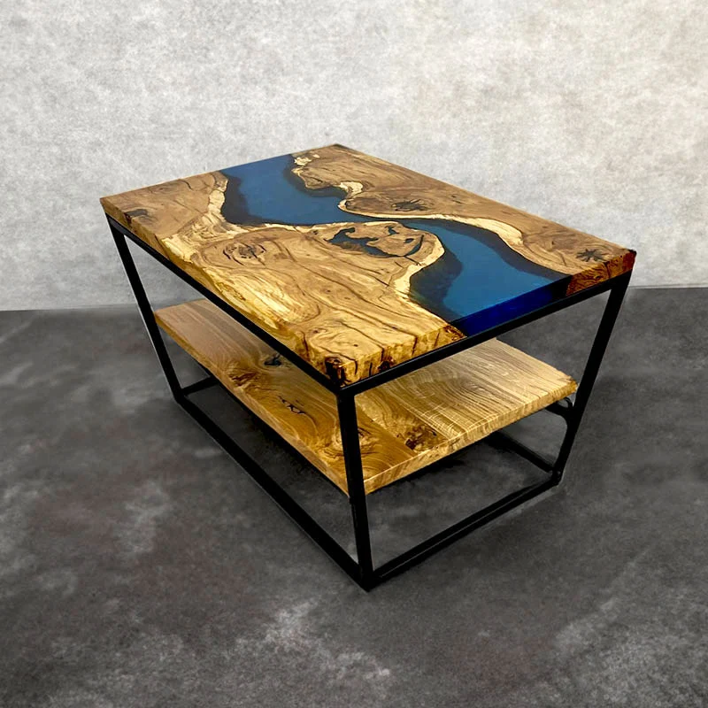 Couchtisch Alte Eiche mit Epoxidharz | Modell Bergbach